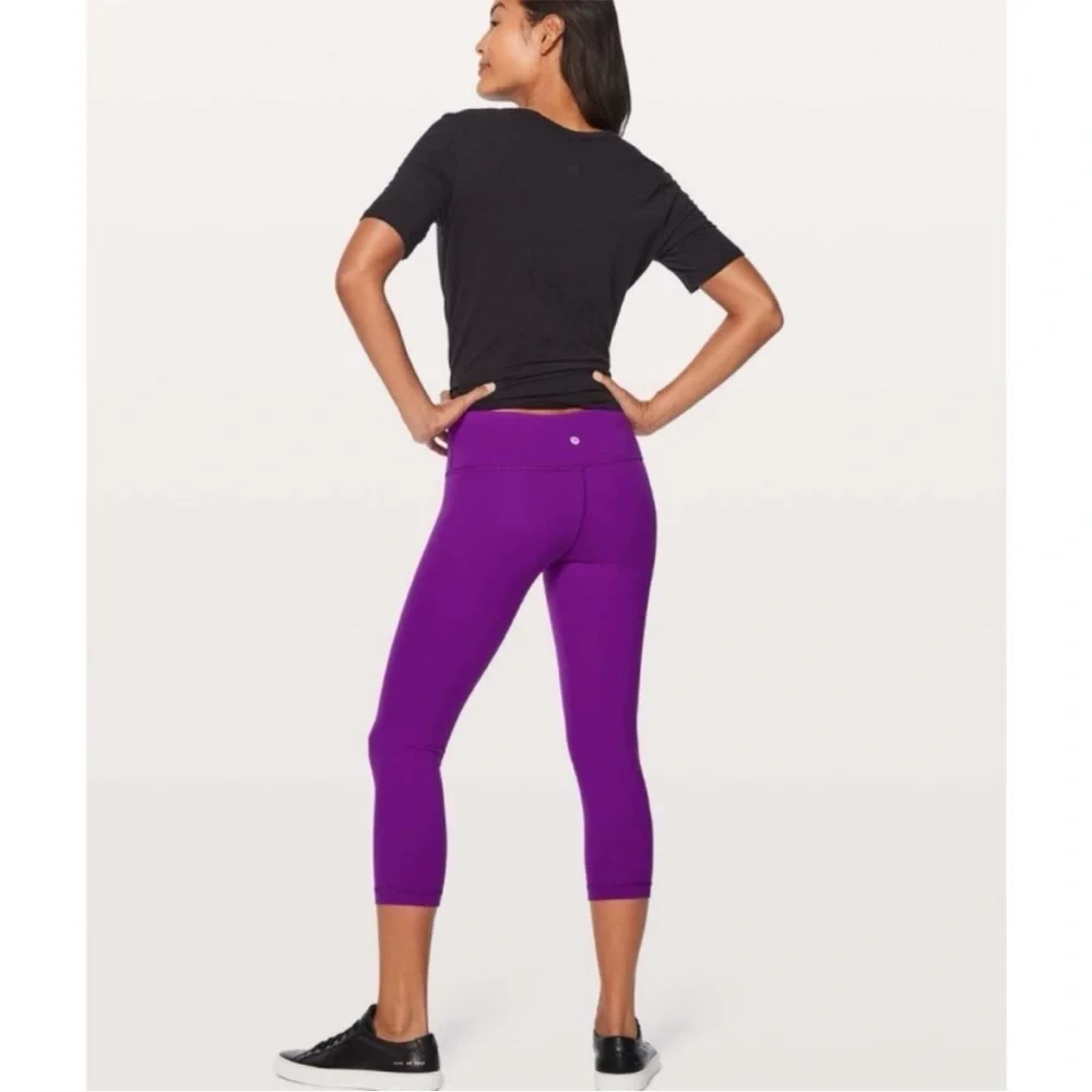 Lululemon Wunder Under Crop III in Tender Violet - Full On Luon